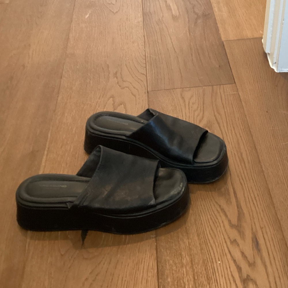 Vagabond platform sandals